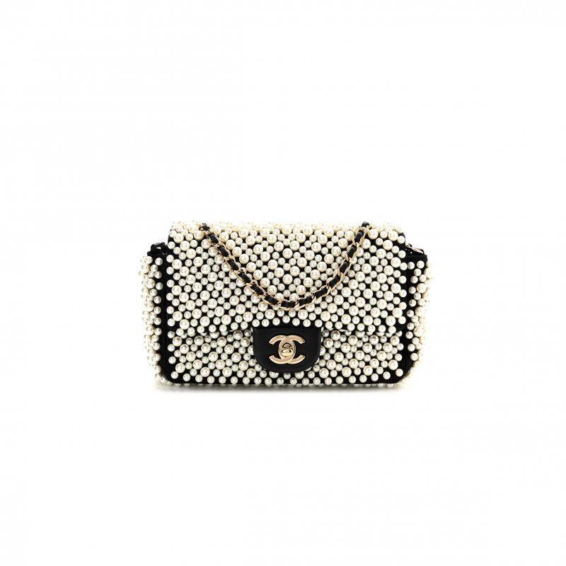 (image for) CHANEL LAMBSKIN PEARL ON FLAP BLACK (18*13*5cm)